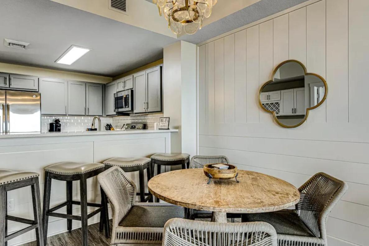 Calypso Tower 3 Unit 711 Holiday home Panama City Beach